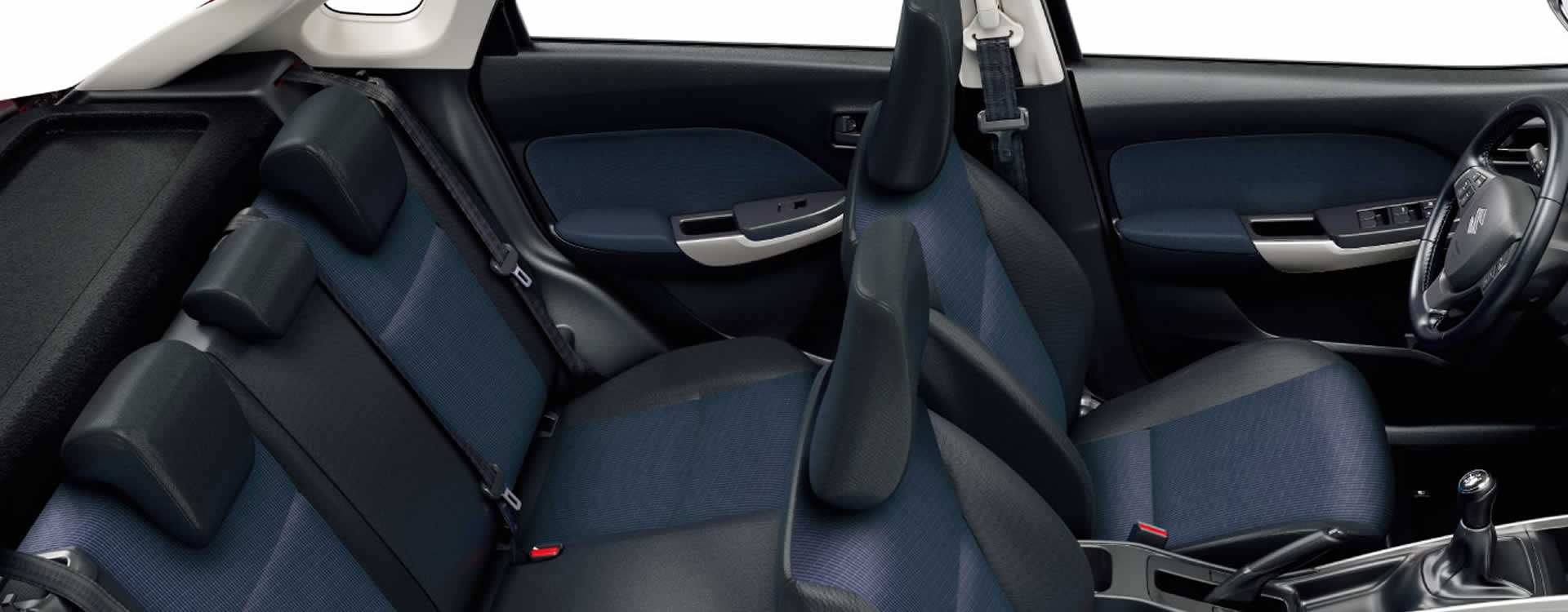 Interior Suzuki Baleno Cross
